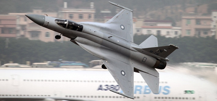 fc-1"枭龙"/jf-17"雷电"